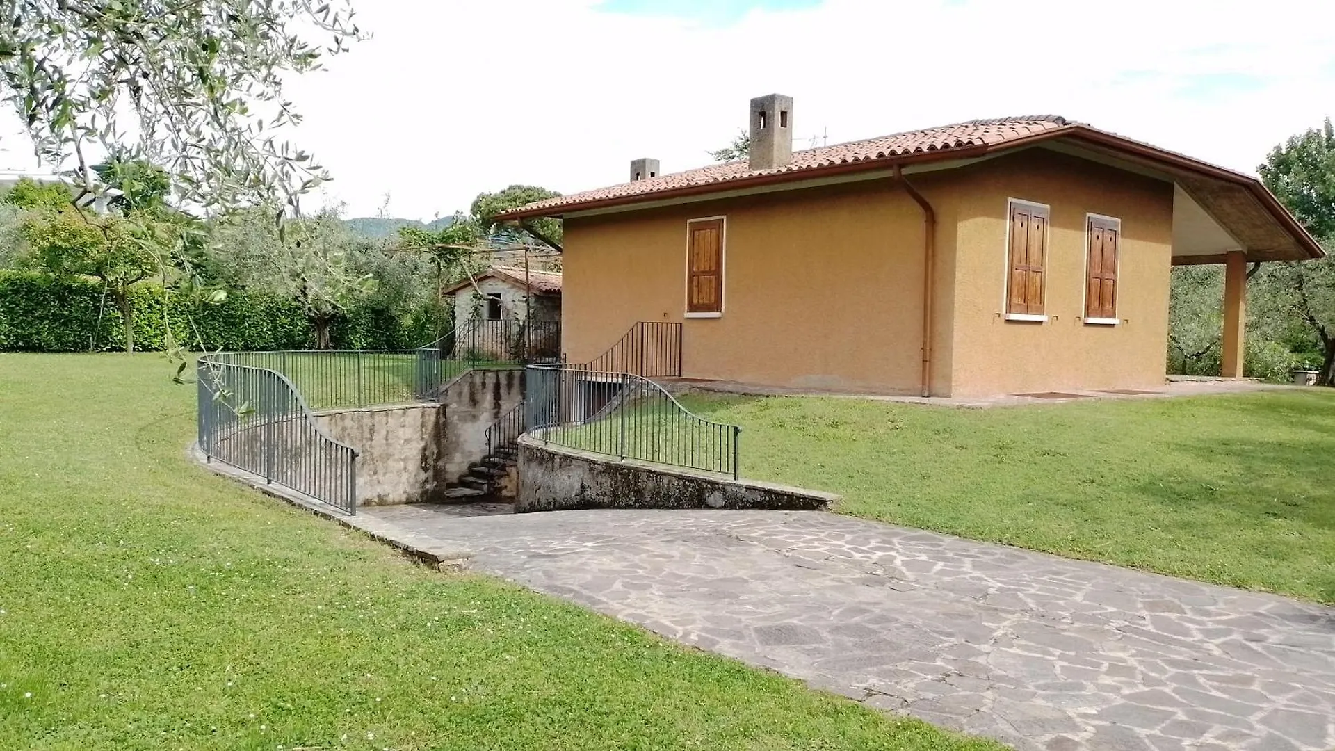 Casa Degli Ulivi Villa San Felice del Benaco Italy